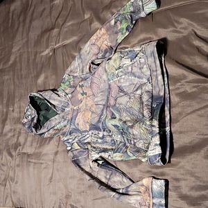 Youth small Under Armour hooded sweatshirt